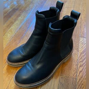 Everlane Italian Leather Chelsea Boot 6.5